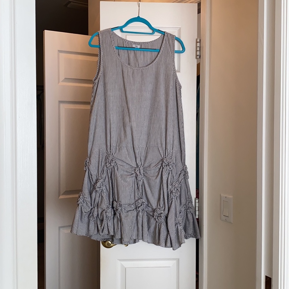 Dress - Picture 3 of 3